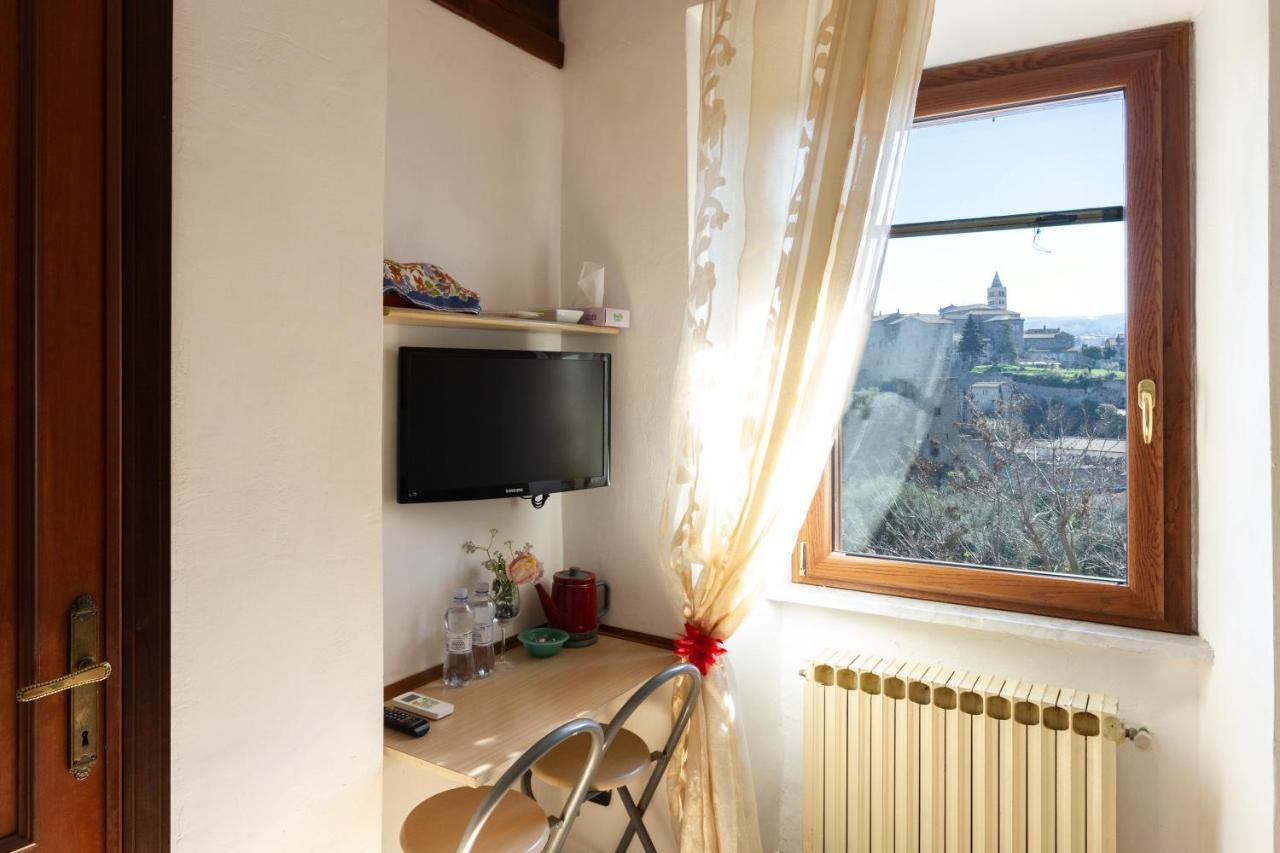 La Finestra Di Umberto Vicino Al Centro Con Parcheggio Privato Bed & Breakfast Viterbo Ngoại thất bức ảnh